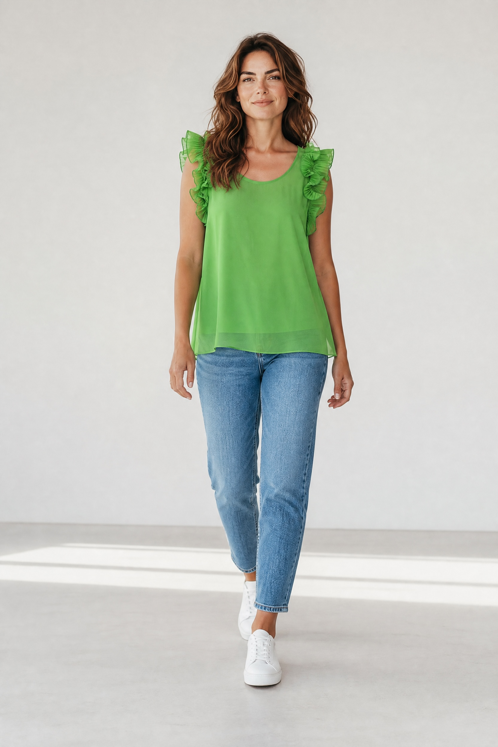 Top cu volănașe stil casual,chic marime universala potrivită mărimilor S,M,L|Mira Style