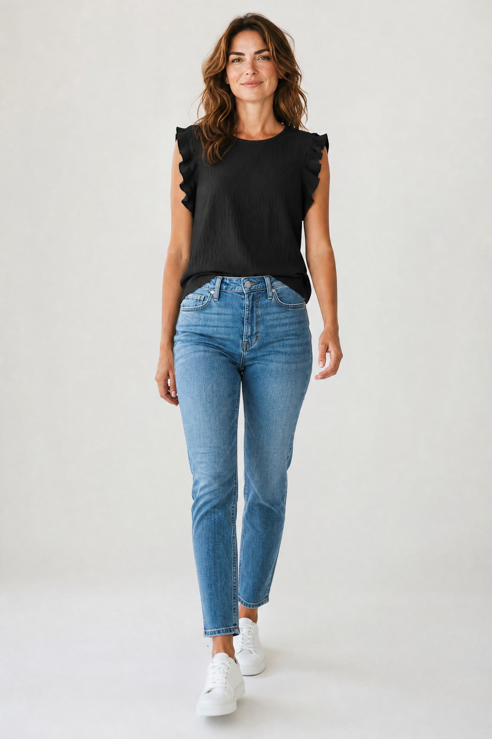 Top cu volănașe stil casual,chic marime universala potrivită mărimilor S,M,L|Mira Style