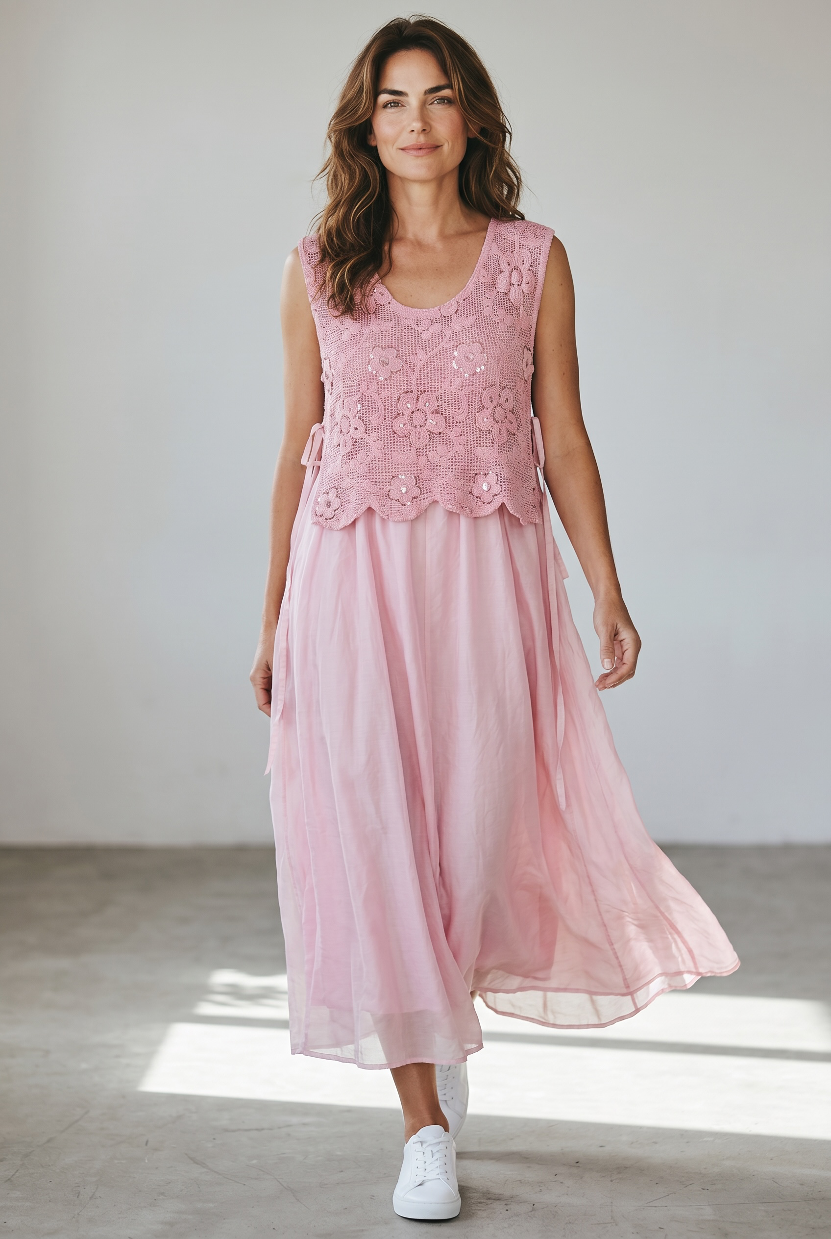Rochie vaporoasă din voal cu top din dantelă florală – Mărime Universală (S-XL)