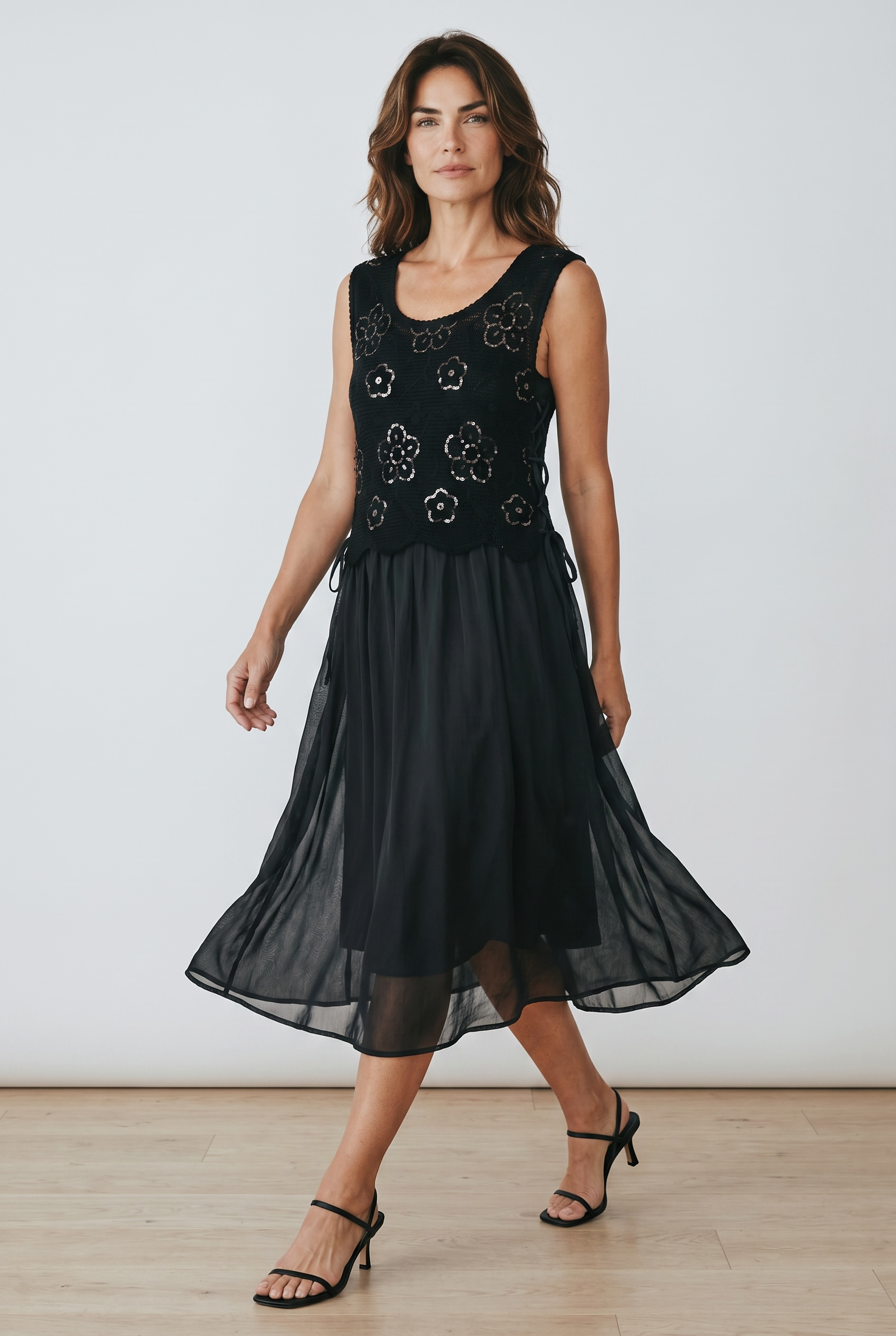 Rochie vaporoasă din voal cu top din dantelă florală – Mărime Universală (S-XL)