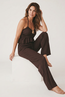 Compleu maro ciocolată – top sexy și pantaloni din material creponat