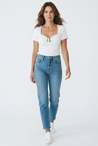 Top Damă Alb cu Accesoriu Metalic – Mărime Universală | Elegant și Feminin|Mira Style