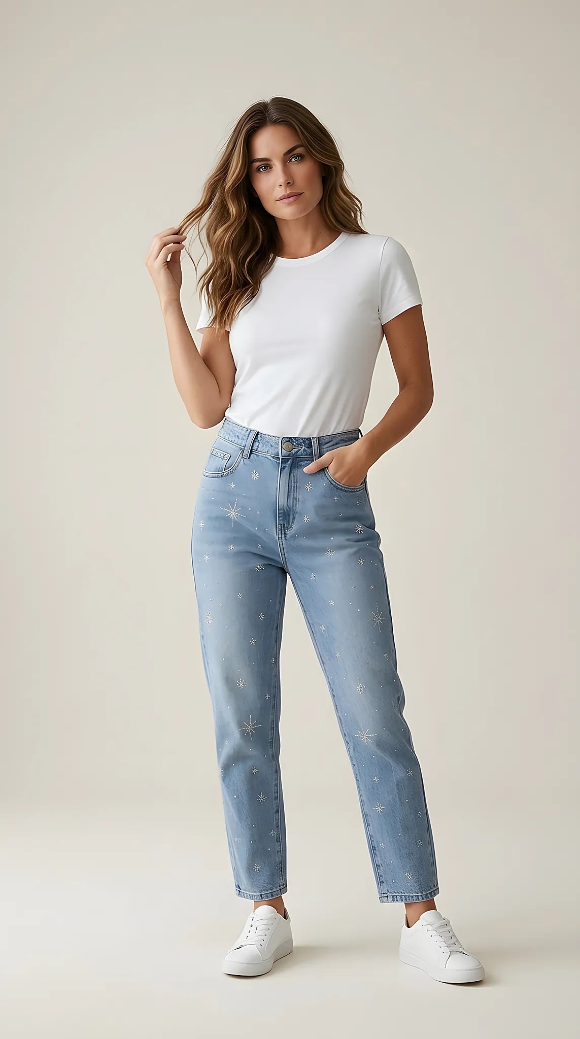 Blugi damă mom fit bleu deschisi cu aplicații strălucitoare si strasuri model stele | Mira Style