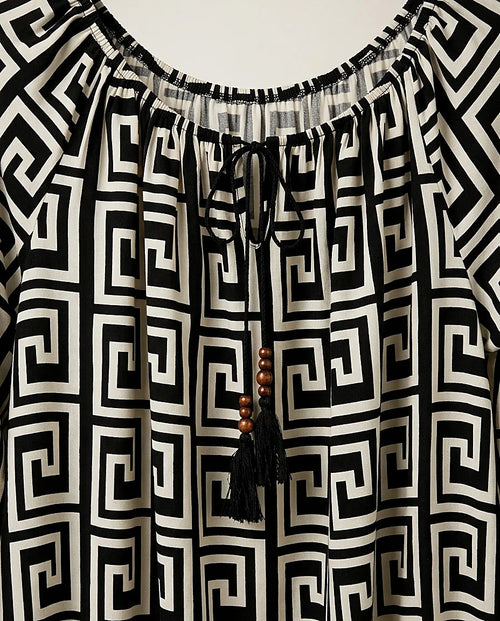 Bluză damă stil boho-chic cu imprimeu geometric grecian, mâneci lungi și decolteu cu șnur și ciucuri