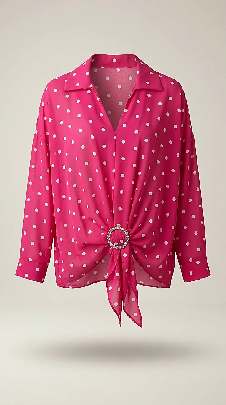 Bluză fucsia elegantă cu buline albe și cataramă decorativă la nivelul taliei, mânecă lungă, stil casual-chic