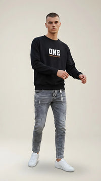 Bluză neagră cu imprimeu 'one urbanlifestyle' | Mira Style