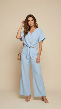 Compleu de damă din două piese baby blue, cu top cu nod în talie, nasturi decorativi și pantaloni evazați | Mira Style