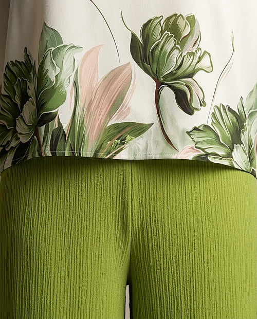 Compleu de damă elegant din două piese cu bluză cu imprimeu floral botanic și pantaloni palazzo verzi