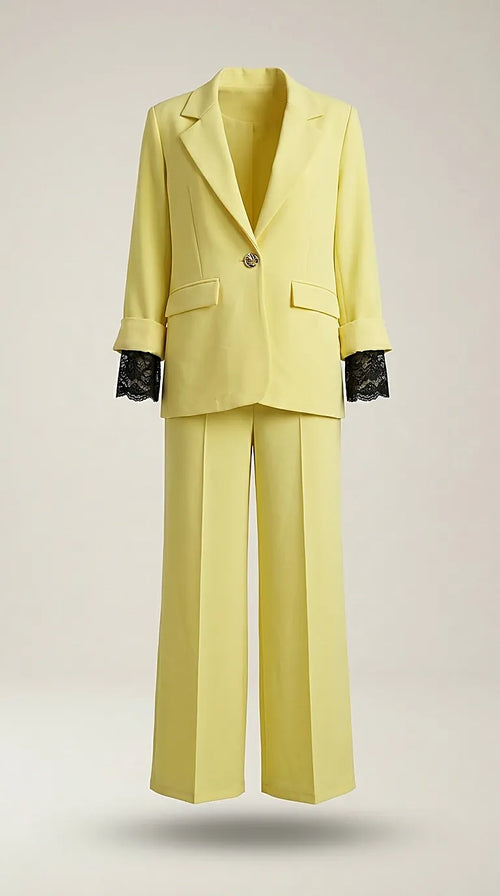 Costum damă elegant galben din două piese cu sacou și pantaloni largi, ținută de ocazie