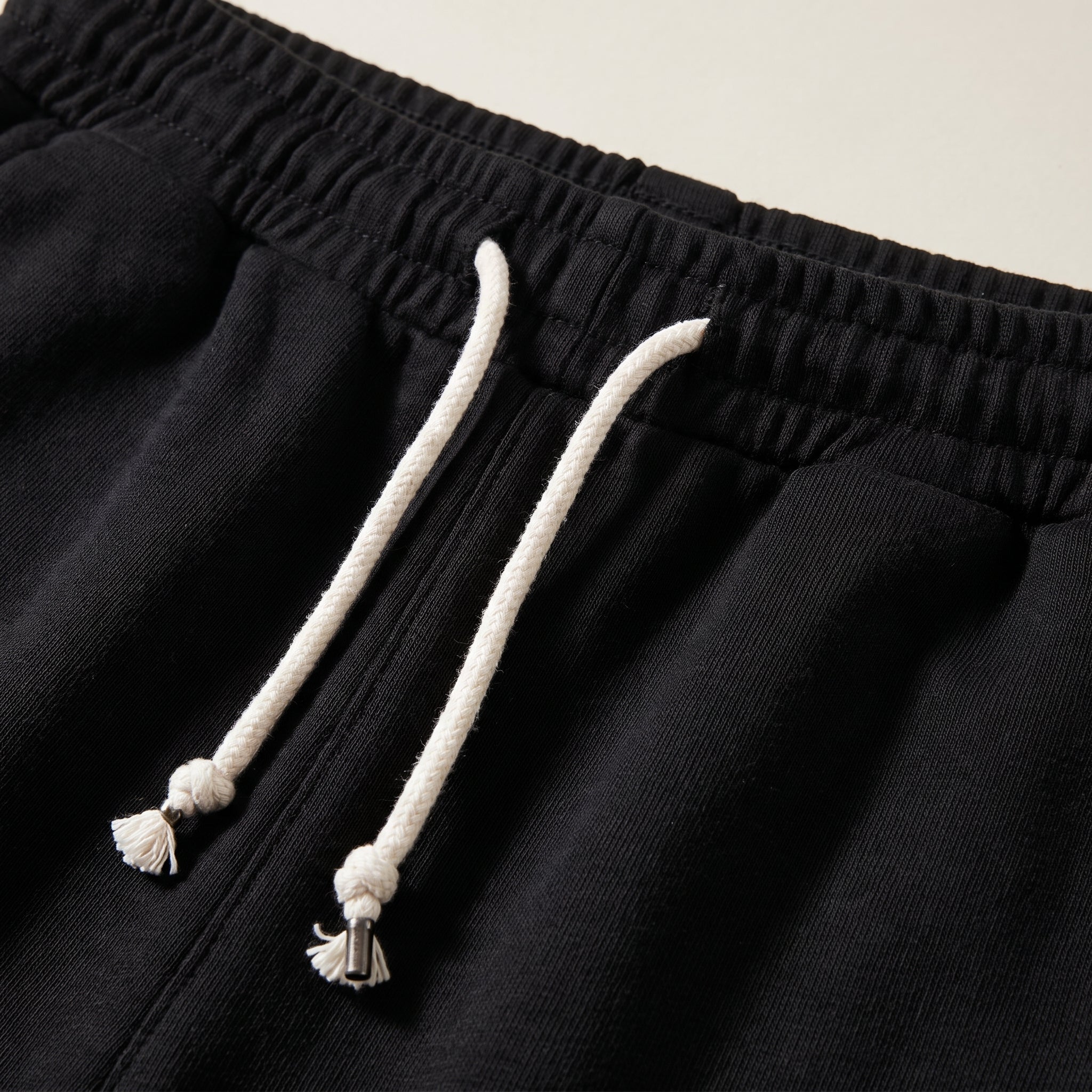 Fustă-pantaloni mini cu șnur, neagră — detail_constructie