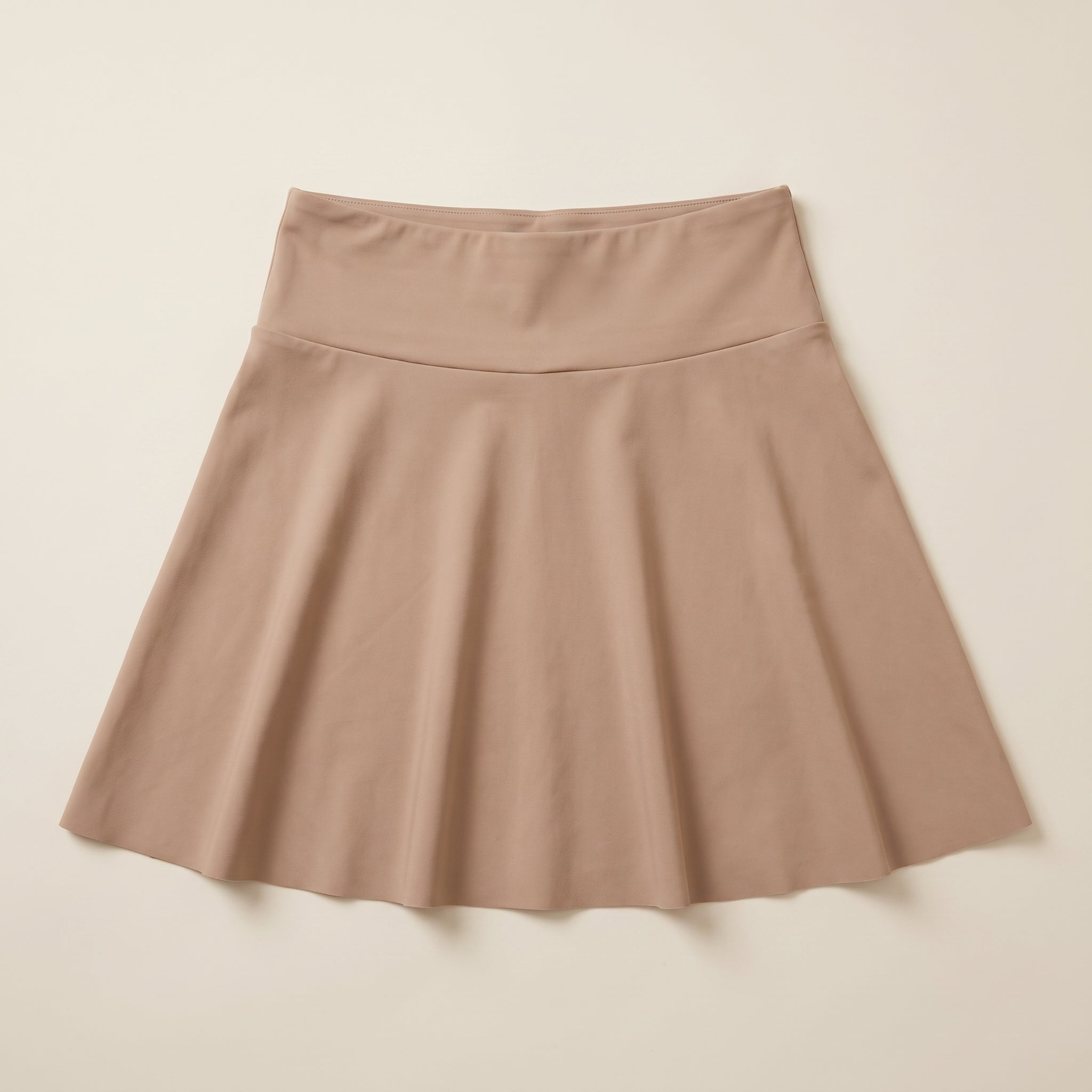 Fustă-pantaloni scurtă evazată, bej — hero_intins