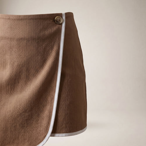 Fustă-pantaloni scurtă petrecută, maro — detaliu material