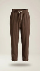 Pantaloni casual de damă maro ciocolatiu cu talie elastică și șnur, model conic confortabil, ideal pentru ținute de zi sau office-casual