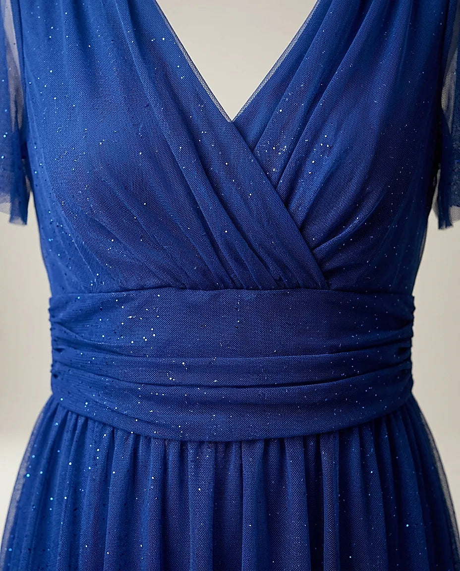 Rochie elegantă de ocazie albastru regal cu sclipici, lungime medie, decolteu în v și mâneci fluture