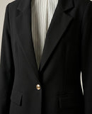 Sacou damă elegant negru cu rever clasic și mâneci suflecate cu dungi, stil casual-office, închidere cu un nasture auriu
