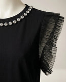 Top negru de damă cu mâneci volanate din tulle și guler decorat cu pietre strass, tricou elegant de bumbac