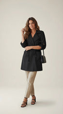 Trench de damă negru stil casual cu două rânduri de nasturi și cordon în talie, mâneci 3/4 reglabile, made in italy