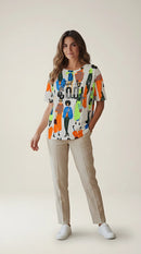 Tricou alb damă cu imprimeu artistic multicolor 'fashion people' și text 'just be cool' cu aplicații de strasuri