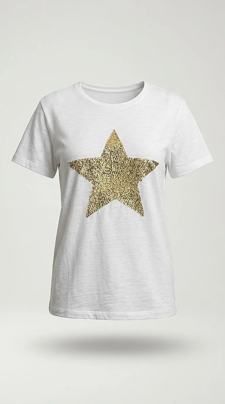 Tricou alb de damă din bumbac cu aplicație stea mare din paiete aurii, mânecă scurtă și guler rotund, perfect pentru un look casual-chic | Mira Style