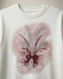 Tricou alb de damă din bumbac cu imprimeu floral tip buchet de lavandă și detalii cu sclipici, stil casual-elegant