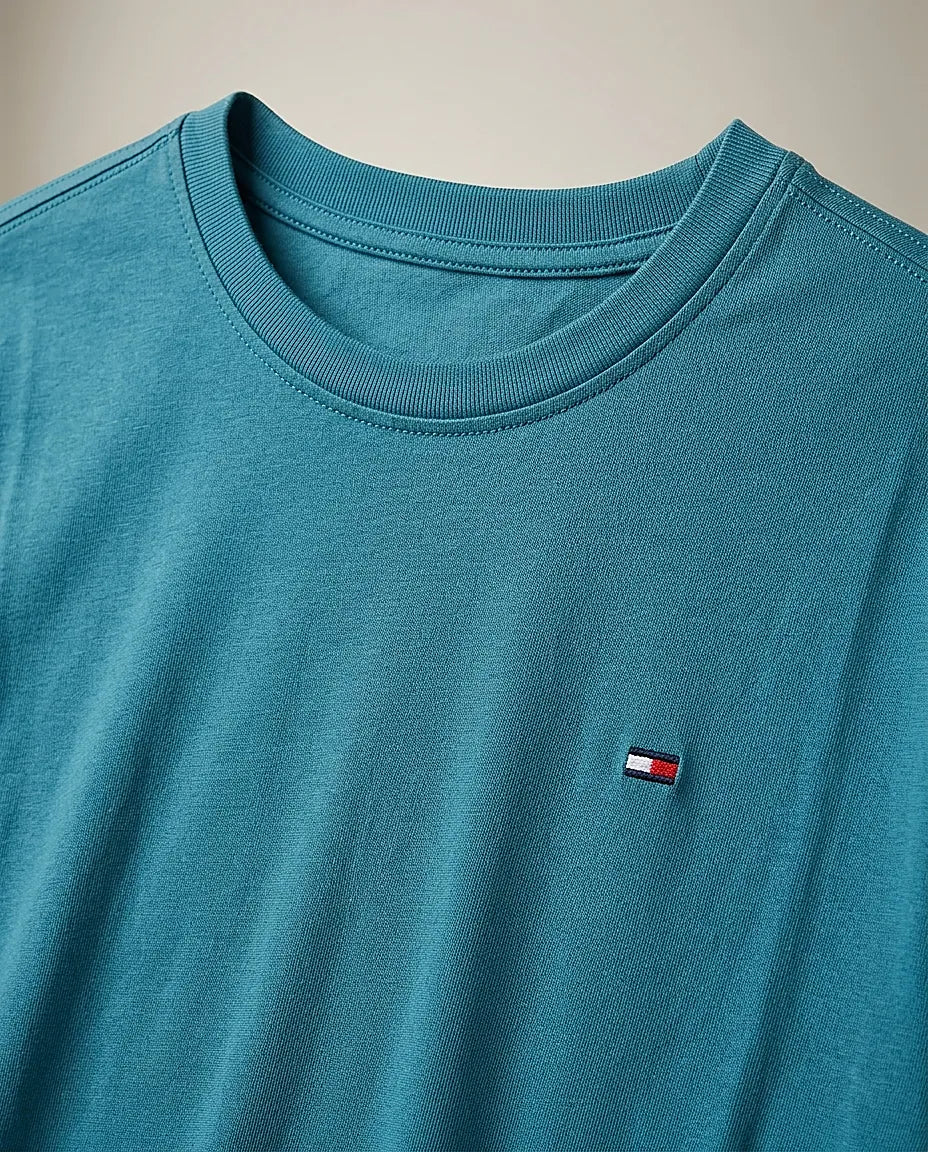 Tricou bărbătesc comeor, albastru teal, cu guler rotund și logo discret, croială regular fit, din amestec de bumbac