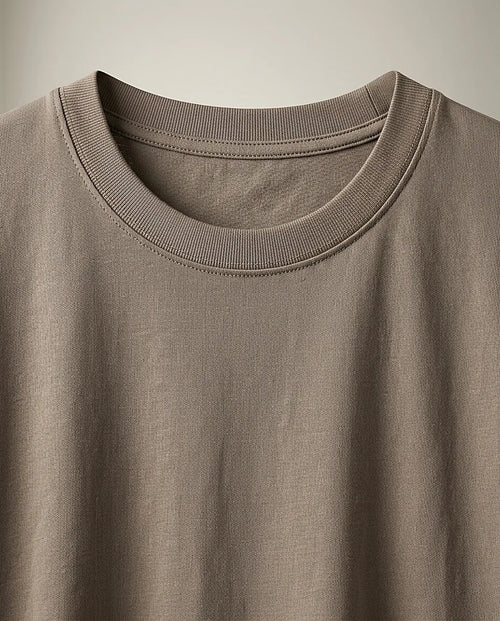 Tricou bărbătesc oversized din bumbac premium pepper & mint, culoare taupe, cu guler rotund și croială lejeră