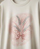Tricou damă alb din bumbac cu imprimeu buchet floral roz și detalii cu sclipici, stil casual-chic
