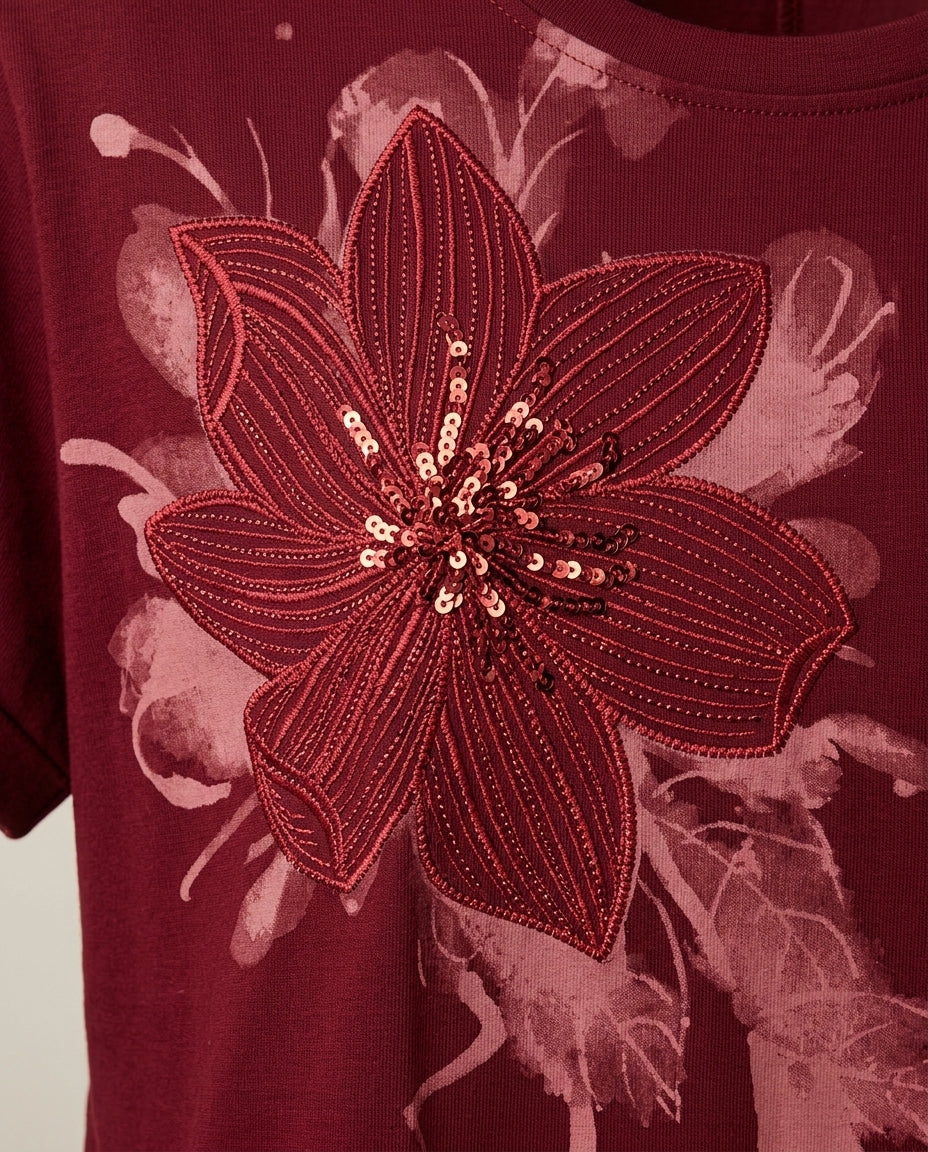 Tricou damă elegant grena cu floare brodată și paiete, mânecă scurtă, bumbac premium