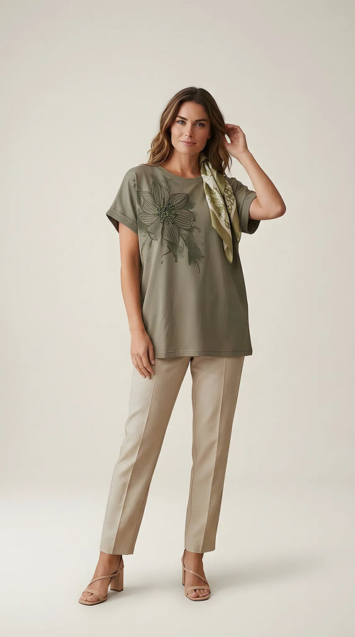 Tricou damă supradimensionat verde kaki cu floare aplicată și mărgele, stil casual-elegant din bumbac