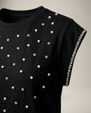Tricou de damă elegant negru cu aplicații de perle și cristale, mânecă scurtă cu strasuri, stil casual-chic