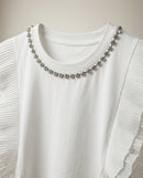 Tricou elegant de damă dalef, alb, cu guler rotund decorat cu cristale și mâneci scurte plisate
