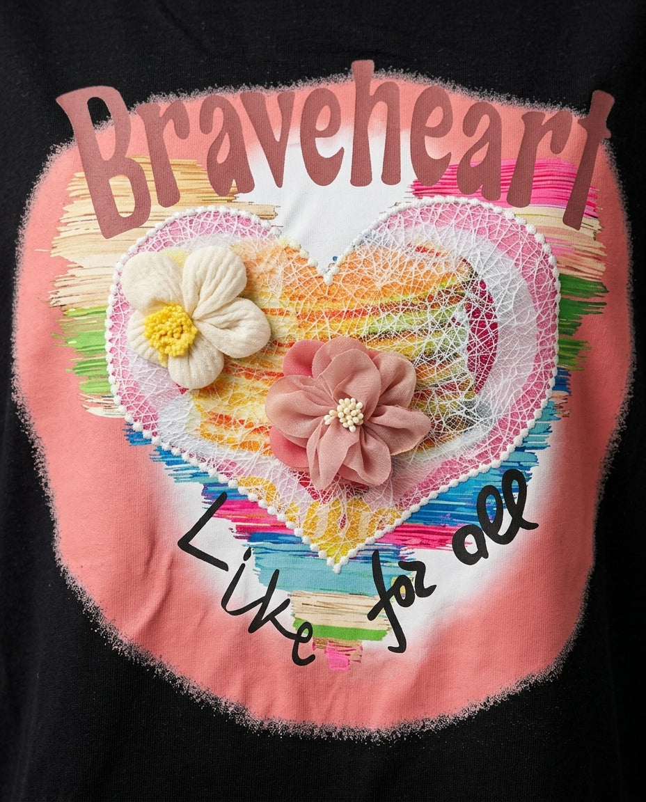 Tricou negru de damă 'braveheart' cu imprimeu multicolor în formă de inimă și aplicații florale 3d