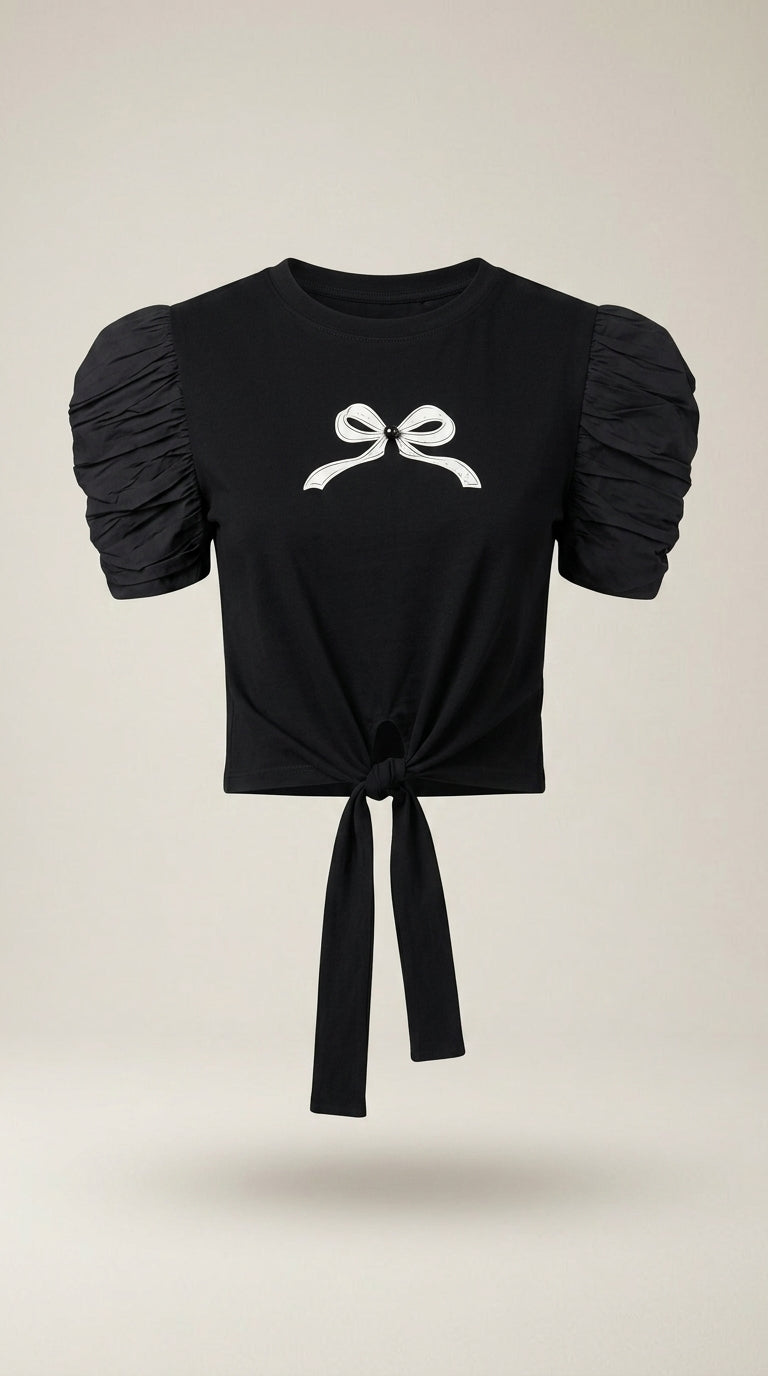 Tricou negru de damă cu mâneci scurte bufante, imprimeu fundă și nod decorativ în talie, stil casual-elegant
