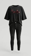 Tricou negru oversized cu inscripție 'smile' din paiete roșii