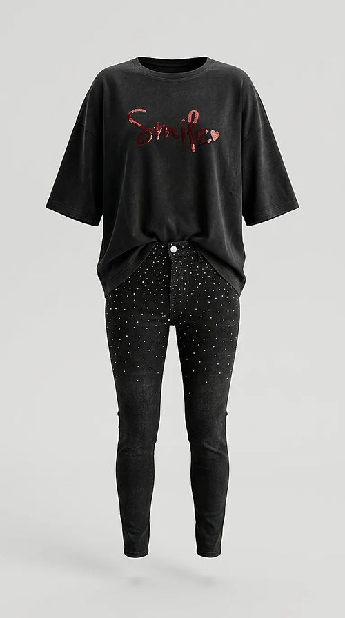 Tricou negru oversized cu inscripție 'smile' din paiete roșii