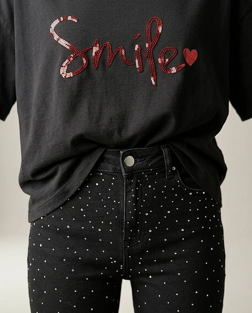 Tricou negru oversized cu inscripție 'smile' din paiete roșii